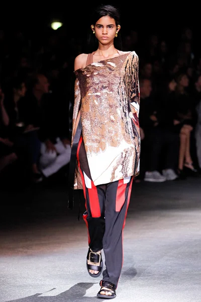 Look 20